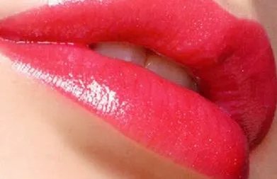 嘴唇脱毛的危害