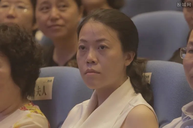 碧桂园老板杨惠妍婚史及现状 杨惠妍的现任老公是谁?