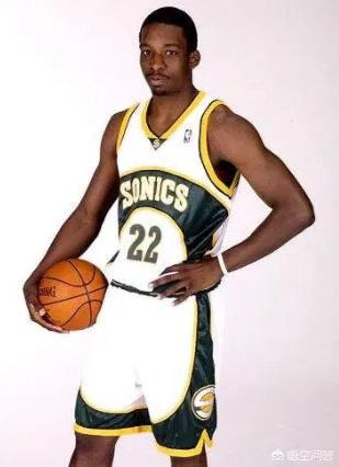 易建联32岁还能拿总决赛MVP,那当年选秀顺位在他前面5人现在实力又如何?