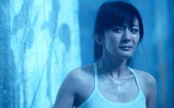 杨幂的421事件到底是什么：被灌酒、养小鬼，纯属谣传