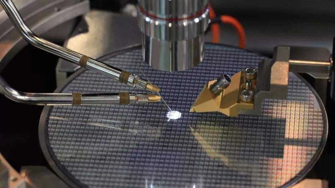 A股多只芯片股市值超千亿,这种情况是什么导致的?