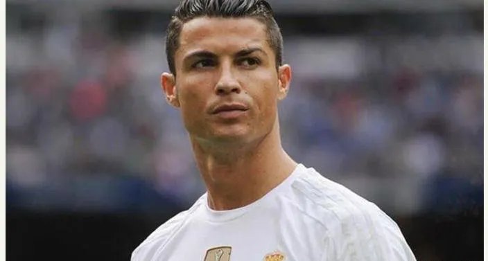 球迷为何焚烧C罗球衣?