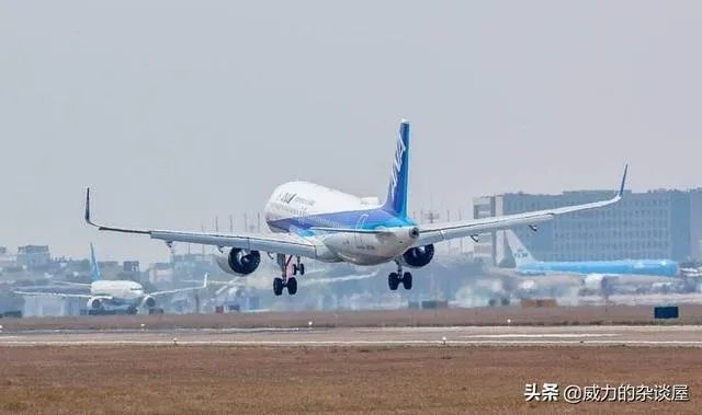 北京今夜大风会影响飞机降落吗？为什么？