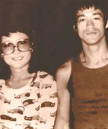 丁佩个人资料和图片:丁佩年轻时图片