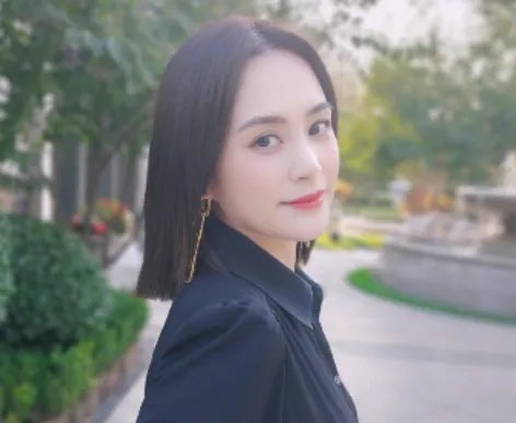 阿娇近照曝光，脸颊圆润发福明显，究竟是因何对自己失去了自我管理？