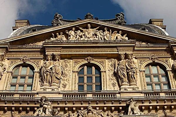 法国卢浮宫重新开放,游客情况如何?