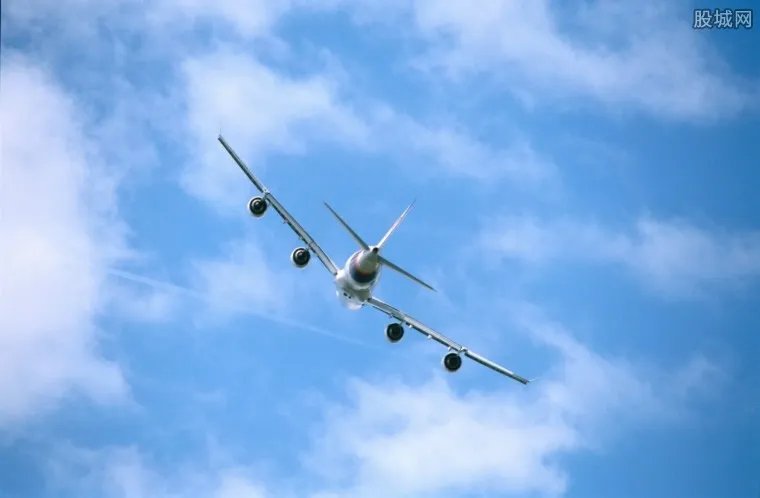 法航员工再次罢工 罢工导致游客滞留30%航班被取消