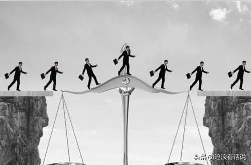 贵州公交坠湖,司机蓄意报复社会,这样的悲剧能否避免?