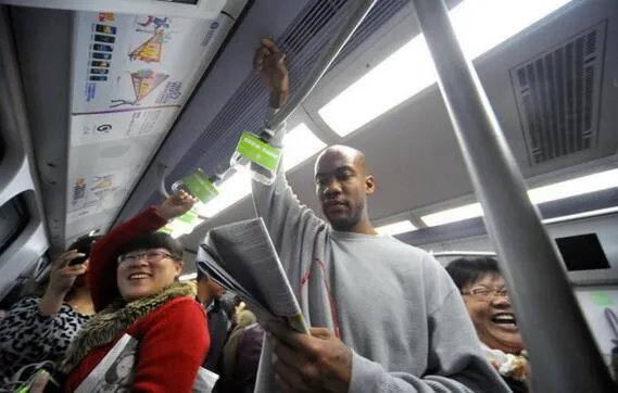 斯蒂芬马布里为什么叫马政委?接受社会主义的洗礼