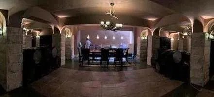 别墅被侵占拍剧房主索赔300万是怎么回事?