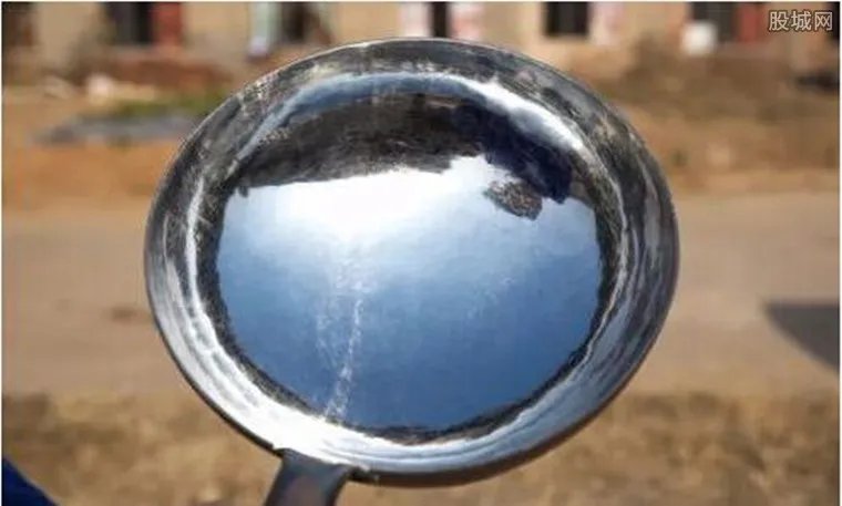 舌尖3种草一口锅 朋友圈首批“铁锅代购”已出现