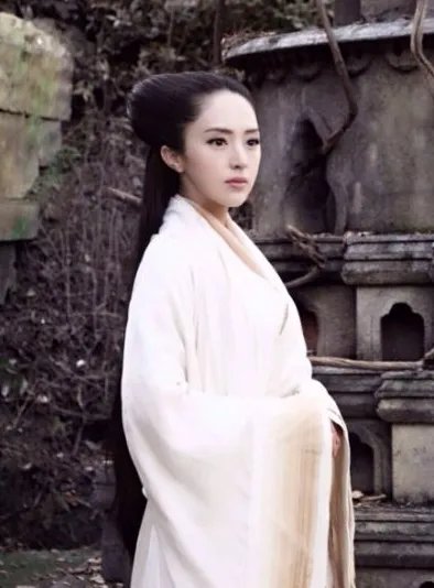 林朝英董璇曝《神雕》造型  网友称其秒杀小龙女