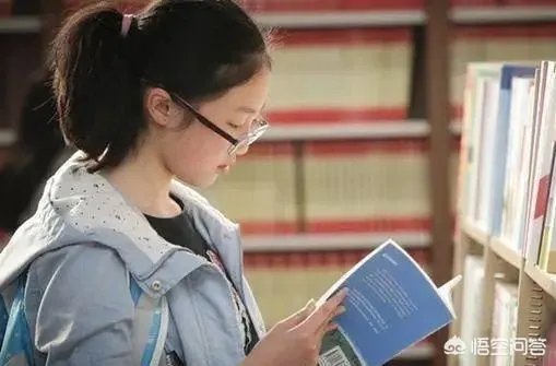 湖南05后女生696分考入北大成最小学妹，你怎么看？