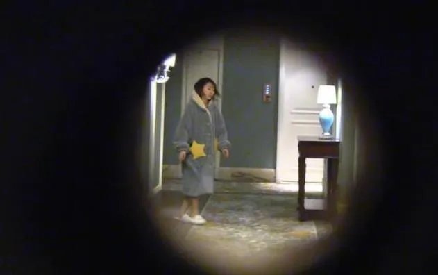 张丹峰毕滢再同房:这次直接穿着浴袍光着小腿进去