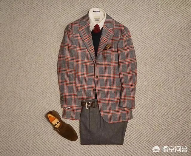毛呢修身小西装怎样搭配？
