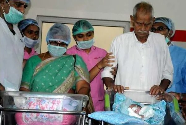 74岁老太生双胞胎女儿登热搜,年龄那么大他们还有能力照顾孩子吗?