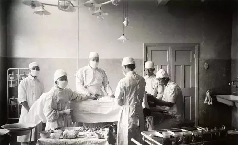 武汉协和医院一护士坠楼,现在情况如何?