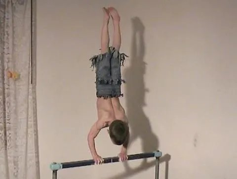 7岁小猛男是怎么回事：看看这组照片你就明白了