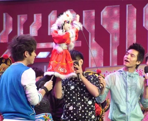 给力星期天马天宇武艺唱《忐忑》 神奇木偶惊呆众人