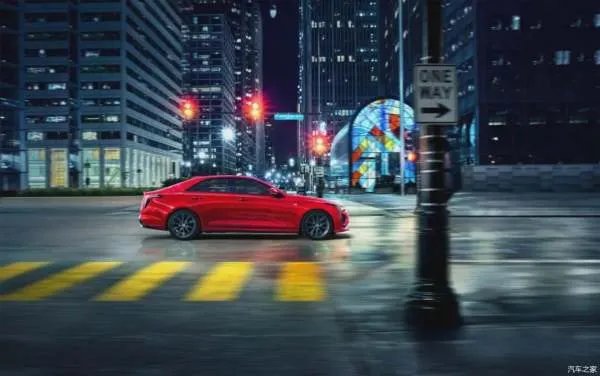 紧凑型车的价格！这款豪华中型车只要20多万