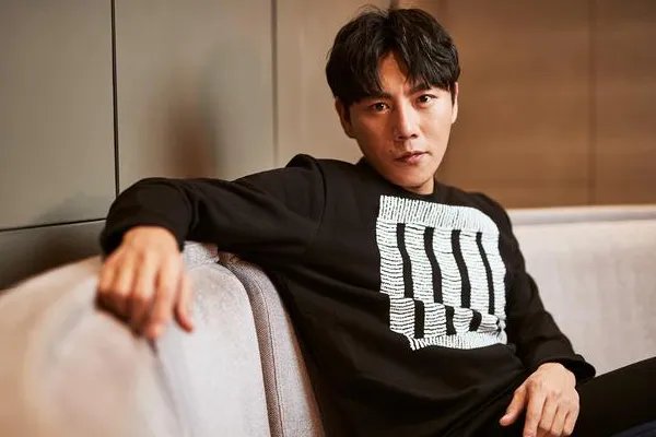 网上屡传家境是富二代的秦昊，他的真实家庭背景到底如何？