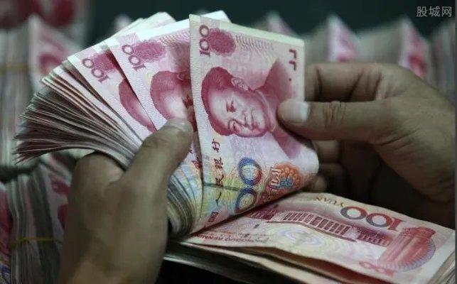 游客被索要道具费 国庆出游如何避免乱收费现象?