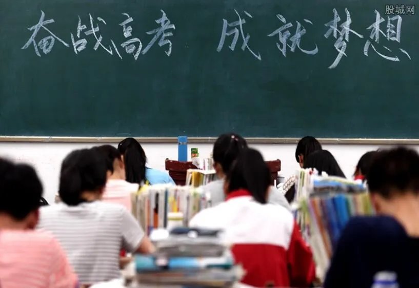 多角度看高考 行行均可出状元