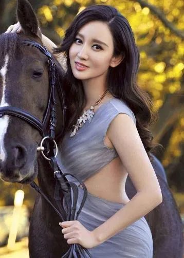 张萌老公张海苍家庭背景不简单:张海苍和张萌结婚照曝光(图)