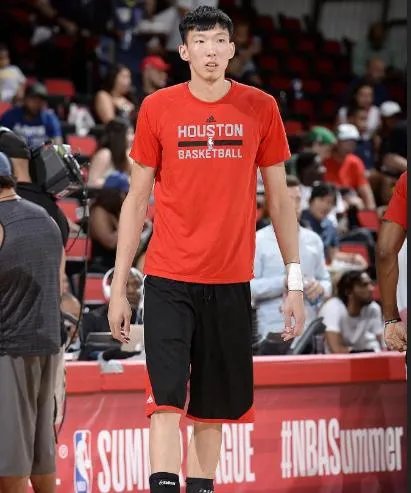 周琦签约欧洲经纪人拒回CBA，他为何想要去欧洲联赛？