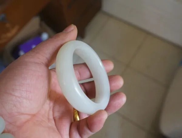 5000左右的玉镯子图片