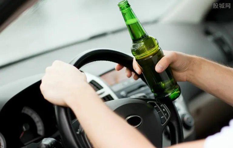 女子吃虾测出酒驾 2017醉酒驾驶怎么处罚?