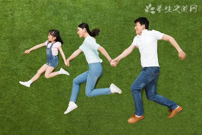 美国防暴犬罗威纳和卡斯罗哪个更厉害，卡斯罗犬vs罗威纳犬