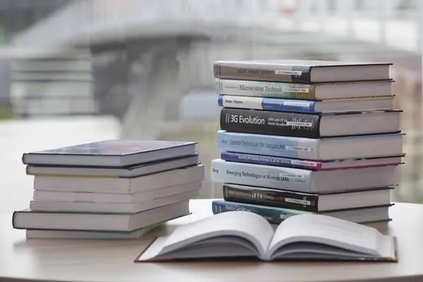 郑渊洁实名举报特大侵犯著作权案开庭，结果会如何？