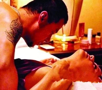 丁丁与杨坤地下情照曝光  揭好声音成员不为人知一面