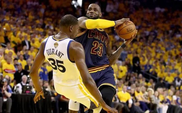 骑士逆转豪取13连胜,你怎么看?