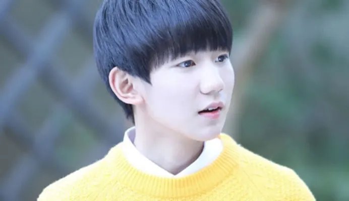 王源回应眼睛被咬具体什么情况：为什么被咬图片曝光