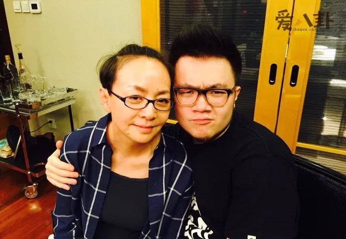 巴图和谁结婚了 姐弟恋六年终于修成正果