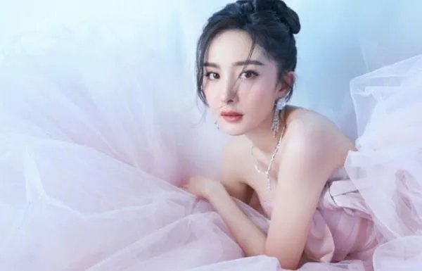 杨幂的421事件到底是什么：被灌酒、养小鬼，纯属谣传