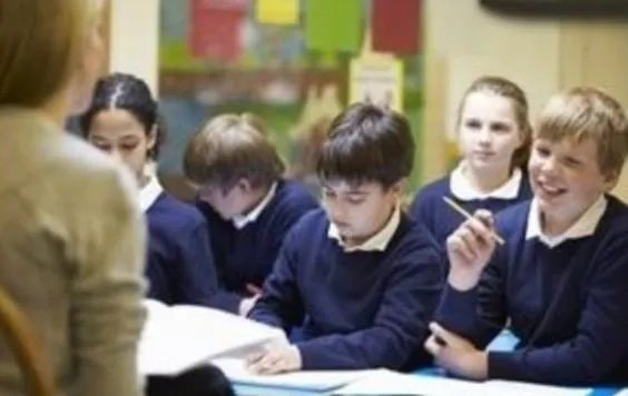 建议减少学校与教育无关的工作，你怎么看待这个建议？