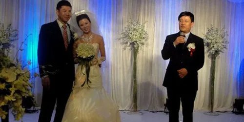 单位领导婚礼致辞  简单大气的致辞