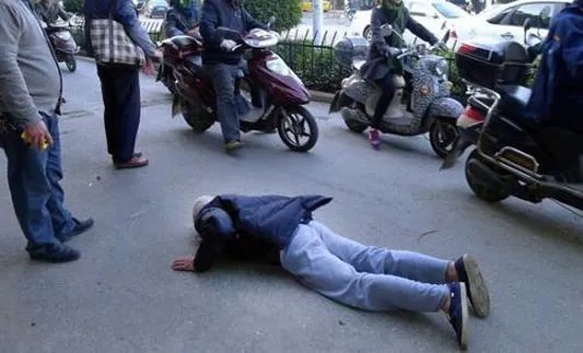 醉驾撞老人踹29脚:画面回顾真相究竟是什么情况?