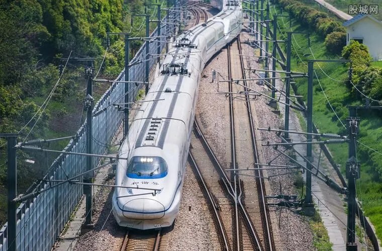 高铁试点电子客票 进出站只需有效身份证件原件