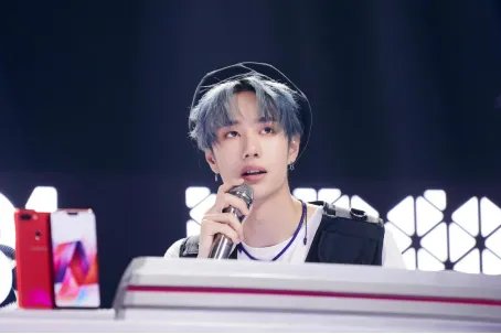 粉丝凭瞳孔倒影找到偶像住所,你知道粉丝追星都有哪些疯狂的行为?