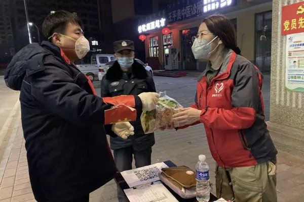 三地疫情现同一问题