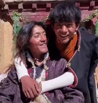 舅舅介绍丁真走红经过,走红的背后有何原因?