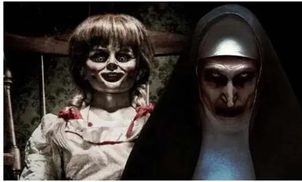 温子仁电影作品观看顺序介绍，他在招魂中客串剧照来了