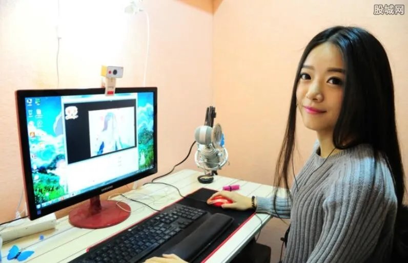 朝鲜女主播震撼播音待遇好到爆 网友侃:可代言金嗓子