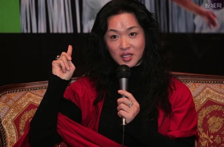 舞蹈家金星怎么解小便 金星变性内幕大揭秘