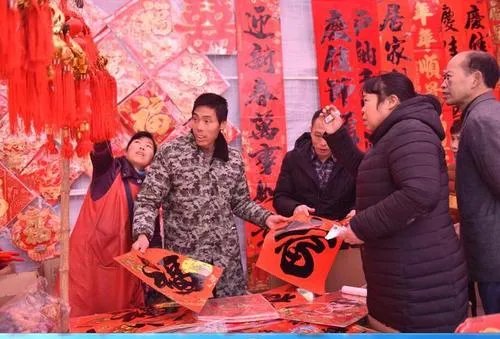 女儿就地过年爸妈寄来了一头羊，父母对孩子的爱有多深？