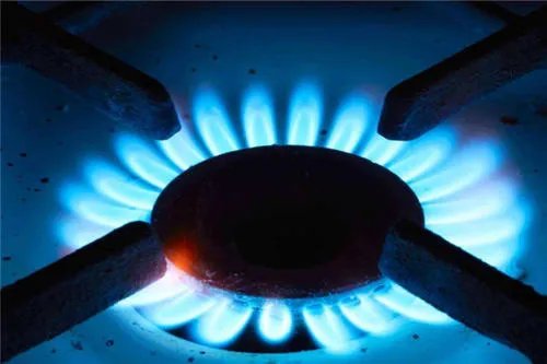 武汉某餐馆操作间发生爆燃，是否有造成人员伤亡？